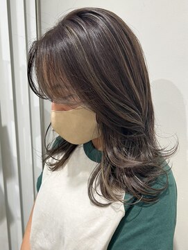 バディヘア ルーツ(BUDDY HAIR ROOTS) ロングレイヤー/ハイライトカラー/グレージュ/外国人風カラー