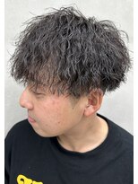 ダズルヘアーエイチ(DAZZLE hair H)&nbsp;強めツイストスパイラルパーマ波巻きシャドウフェザーニュアンス