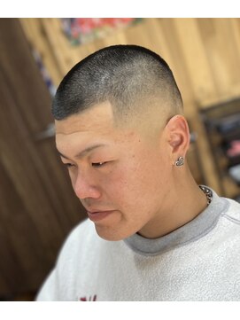 ピシャッとニ代目銀二郎 スキンフェードカット