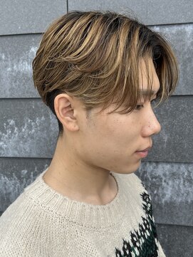 ヒュイル バイ ニアウ(Hwyl by Niau) メンズマッシュセンターパートスパイラルパーマニュアンスパーマ