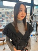 顔まわりパツっとロングスタイル