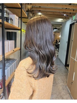 エイト 福岡天神店(EIGHT fukuoka) グレージュ