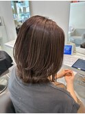 白髪ぼかしハイライトとイルミナカラーで作る外ハネボブ