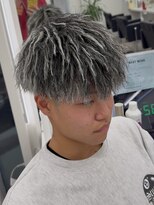 ルースト 心斎橋店(ROOST) 刈り上げセンターパート/波巻きツイストスパイラル/心斎橋