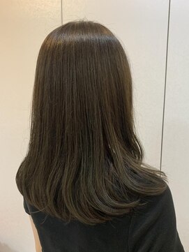 エスカーラ 表参道(THE ESCALA) 赤味消しオリーブカラーで透明感hair【タビラマユミ】