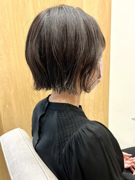 ラフ 新宿(Laff) 【Laff】新宿 20代30代40代 前下がりショートボブ 丸みショート