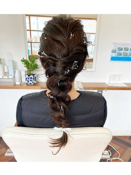 ヘアーアンドメイクアップモパ ヘアアレンジ