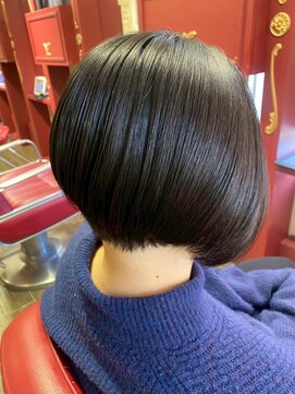 丸みショートボブ/コンパクト/美シルエット/前下がりボブ/暗髪