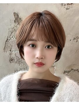 アフロート ルヴア(AFLOAT RUVUA) 【岩田莉奈】一人一人のオーダーメイドカットで骨格矯正 新宿