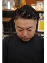 エディ(Edy)&nbsp;スキンフェード刈り上げスパイキーショート外国人風眉毛カット