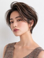 ビフィーノ リルネ(Bifino Rilune) 40代 白髪を活かす上品くびれショート