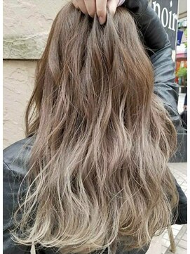 ヘアメイク ノワール(hair make noir) グレーパール×シルバー