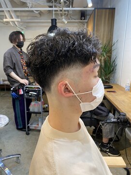 エルオム(EL.HOMME) 【Ryo】スキンフェード／ツイストスパイラル