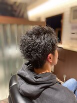 エヌドットバーバー ギンザ(N.BARBER GINZA)&nbsp;ツーブロック刈り上げ／七三分け/スパイラルパーマ【銀座】