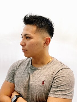 セッヂ バーバースタヂオ(SEDGE Barber Studio) ツイストスパイラルツーブロック刈り上げフェード[小岩バーバー]