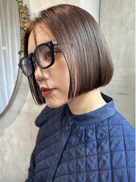 レティ(lety) 切りっぱなしボブ×酸性ストレート