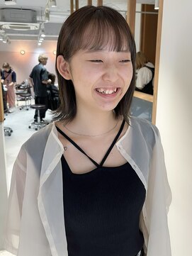 ラミエ バイ メルト 吉祥寺(lamie by melt) "久保田"切りっぱなし外ハネボブブリーチなしグレージュ