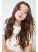 ロング　パーマ　ウェーブ　前髪なし　センターパート
