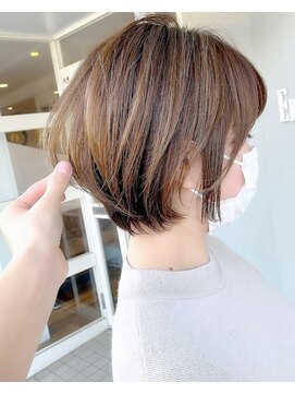 エマヘアープラス 下郡店(Emma Hair plus) 透明感ハイライト× 大人美人ショート
