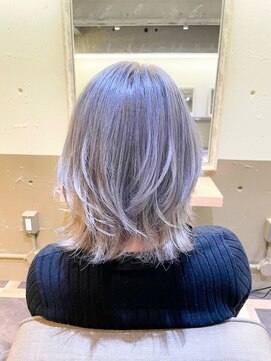 リコラックスビー 中百舌鳥(LICO LUXBE) ショートレイヤー＿ホワイトシルバー