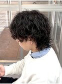 スペインカールスパイキーショートブルーブラックフェザーパーマ