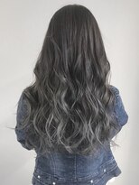 ラフィス ヘアー サニー 淡路店(La fith hair sunny)&nbsp;【La fith】 グレーアッシュ×抜け感ハイライト
