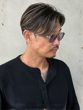 ハイライトカラー バレイヤージュ 刈り上げセンターパート 30代