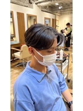 エクリ 麻布十番(equri) ニュアンスセンターパート