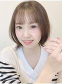 ベージュ×ボブ