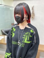 ディア(.eer)&nbsp;ヘアカラー/デザインカラー/ウルフ×黒赤インナーカラー