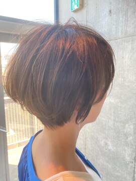 ジーナハーバー(JEANA HARBOR) 後頭部ふんわりラフショートボブ☆４０代髪型５０代髪型