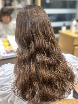 アピッシュ(apish 並木通り) しっかりめウエーブパーマ♪