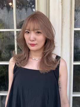 アデ オモテサンドウ(ade omotesando) 顔まわりレイヤー×ミルクティーカラー