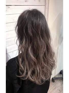 ヘアーサロン カヴィエ(hair salon covie) グラデーションカラー デザインカラー レイヤースタイル