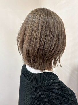 イーストハムネオ(EAST HAM NEO) 透明感アッシュベージュ/スモーキーカラー/ショートレイヤー