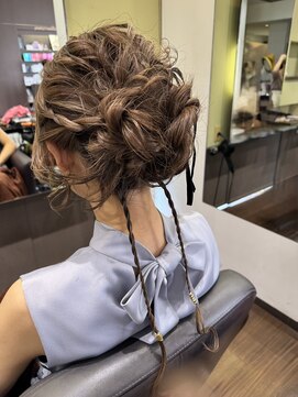 美容室 キレイ ふわふわアップ