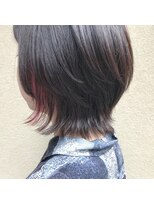 マウロア(MAULOA)&nbsp;“ ウルフボブ 伸ばしかけウルフ インナーカラー”中西英美子