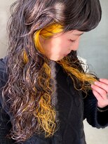 テトヘアー(teto hair)&nbsp;くるくるパーマインナーカラーイエローカラーカーリーヘア