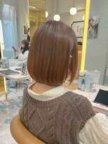 大人かわいいワンレン耳かけ内巻きボブ