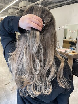 アヴァンス 京橋店(AVANCE) エアータッチバレイヤージュで毛先を明るめに