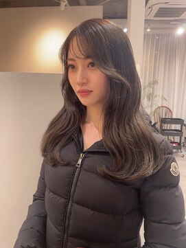 ウユ(uyu) 透明感カラー韓国風レイヤースタイル