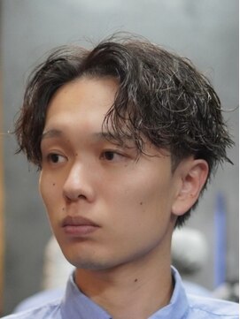 ノーエン(noen) センターパートツイストスパイラルパーマ刈り上げメンズパーマ