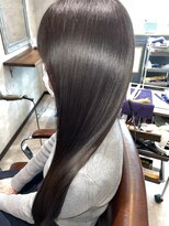 エスト(est)&nbsp;美髪のススメ　アッシュブラウンストレート【髪質改善/新宿】