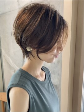 ラフ 立川(Laff) ショートヘアショートボブ白髪ぼかしハイライトカラーボブ