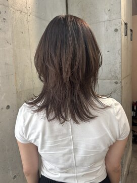ムード(mood) ウルフカット/くびれウルフ/レイヤーカット/透け感カラー/