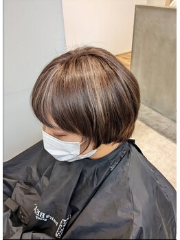 ヘアーズ ボウ トータルビューティー(hair's BEAU total beauty)の写真/【白髪をおしゃれに活かす】白髪ぼかしハイライトが人気。染める度綺麗に♪イルミナカラーもおススメ！
