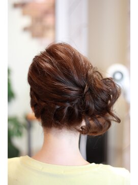 ラ・メール(La Mer) サイドお団子アップ