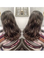 イル(iLu.)&nbsp;アッシュグレージュ