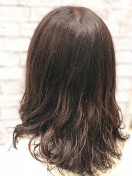 ミーティア バイ クアトロ(Meteor By QUATRO) 女度高めのキレイめハイカジュアル