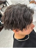 波巻きパーマセンターパートツイストスパイラルパーマ刈り上げ